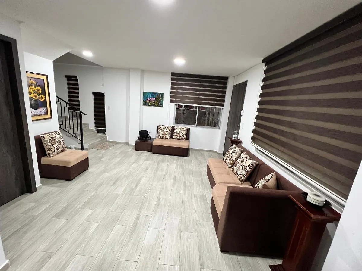 Casa Independiente Con Piscina, Bar Y Sala De Juegos Quito 0*,  Ecuador