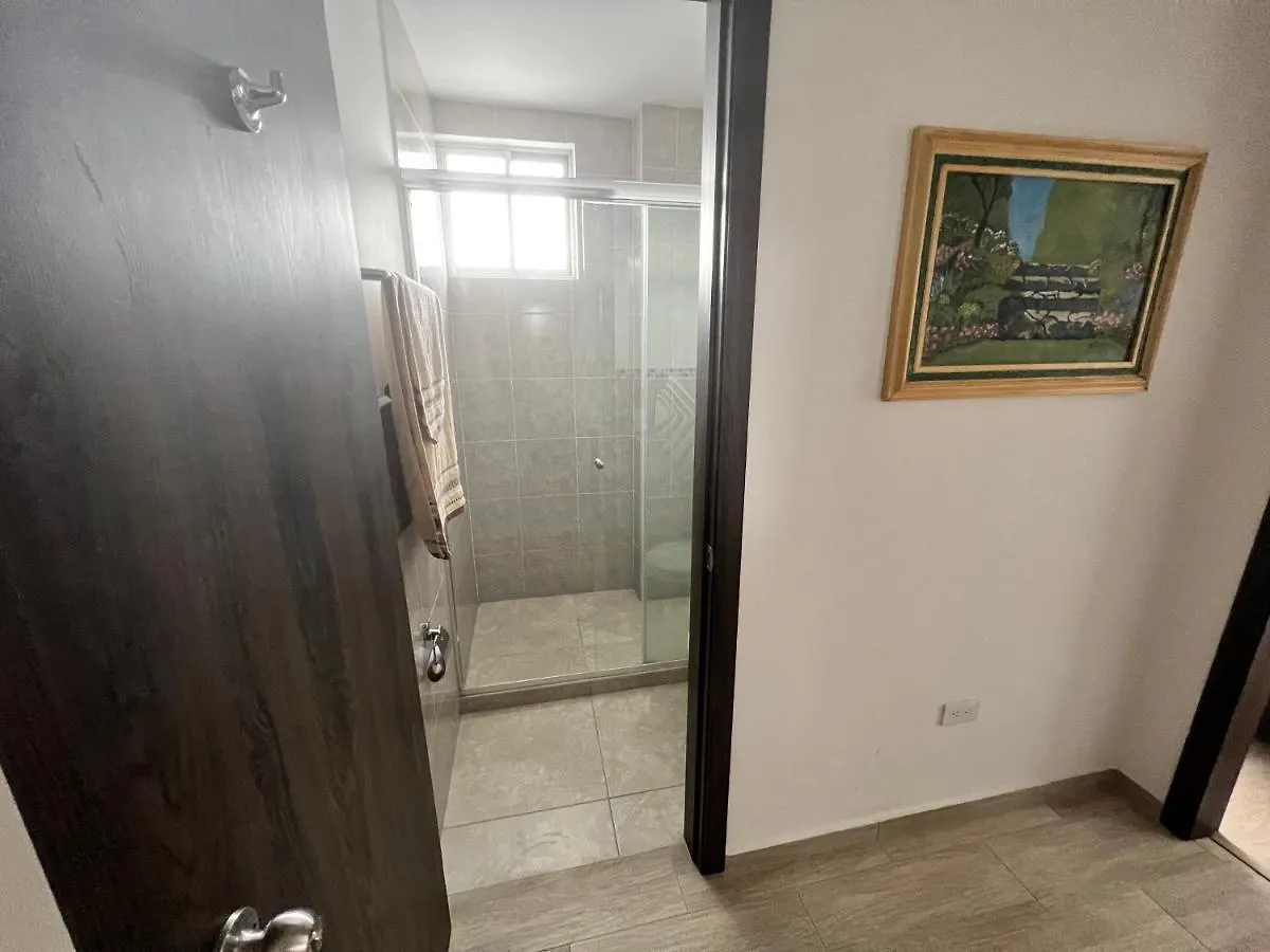 Holiday home Casa Independiente Con Piscina, Bar Y Sala De Juegos Quito